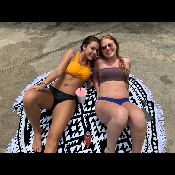 hollylaine